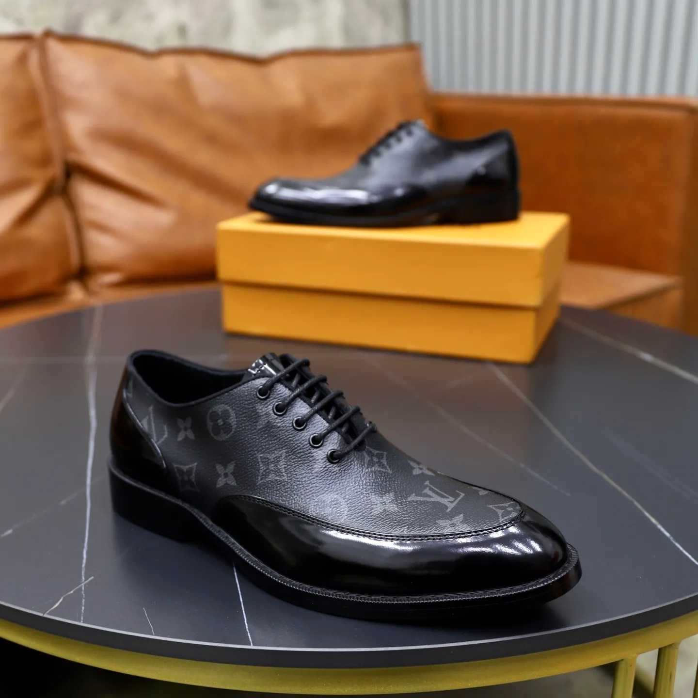 Men's shoes: 280🙅‍♂️🙅‍♂️🙅‍♂️Niuli Brand: LV Louis Vuitton Size: 39-44 (38, 45, 46 can be customized) Level: Counter classic Material: Original soft cowhide upper Comfortable cowhide lining Original lightweight outsole Style category: Formal business casual driving leather shoes Color: Color of the actual picture